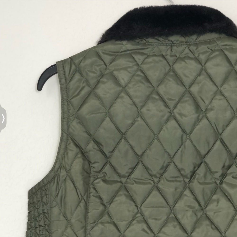 NIKE Women’s Neutral Green Quilted Puffer Vest with Fur Collar - Picture 3 of 14
